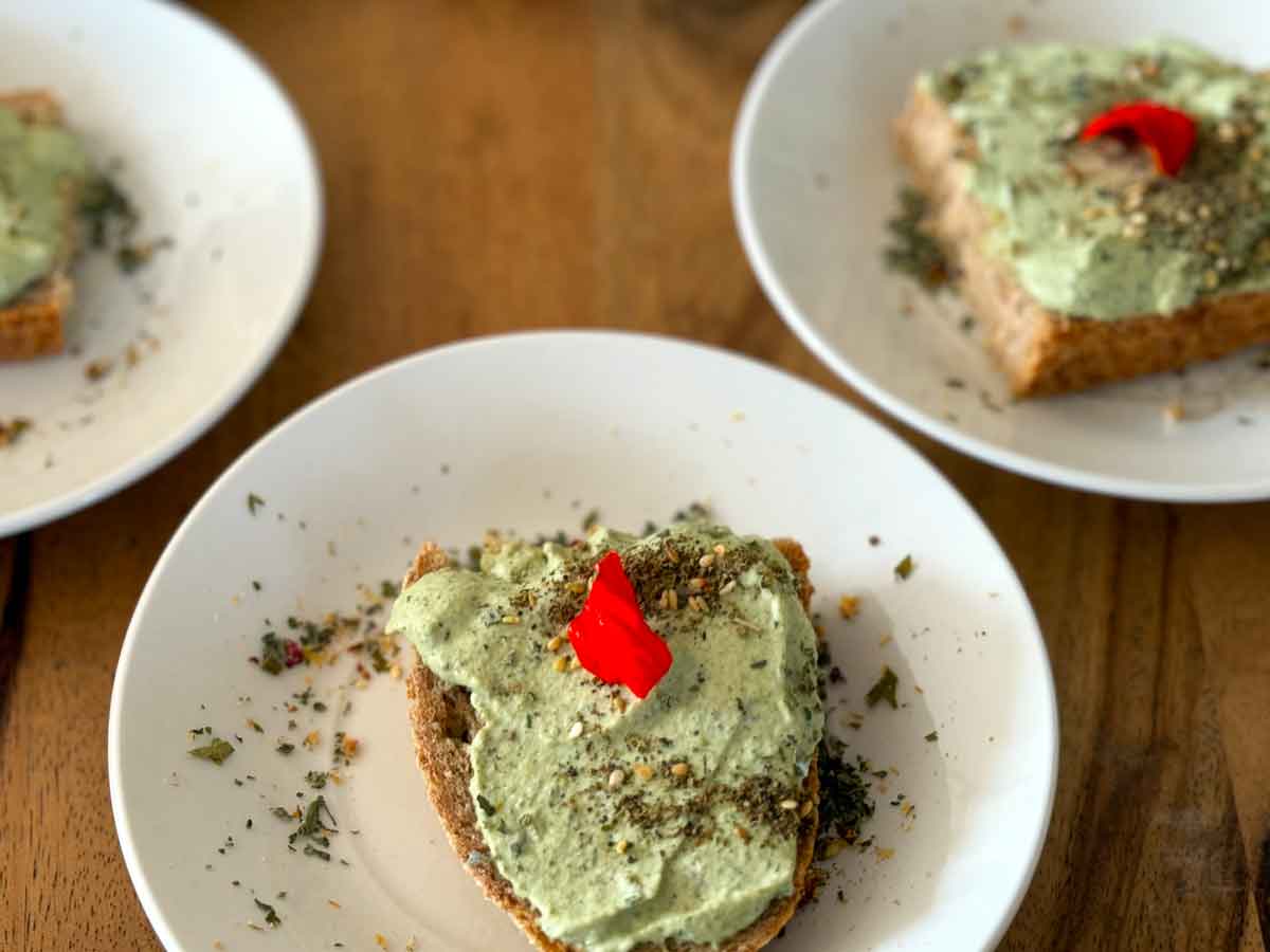 Mehr über den Artikel erfahren Kräuteraufstrich vegan
