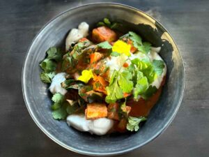 tofuwürfel tomaten spinat