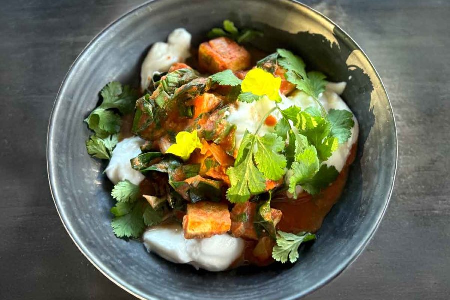 tofuwürfel tomaten spinat